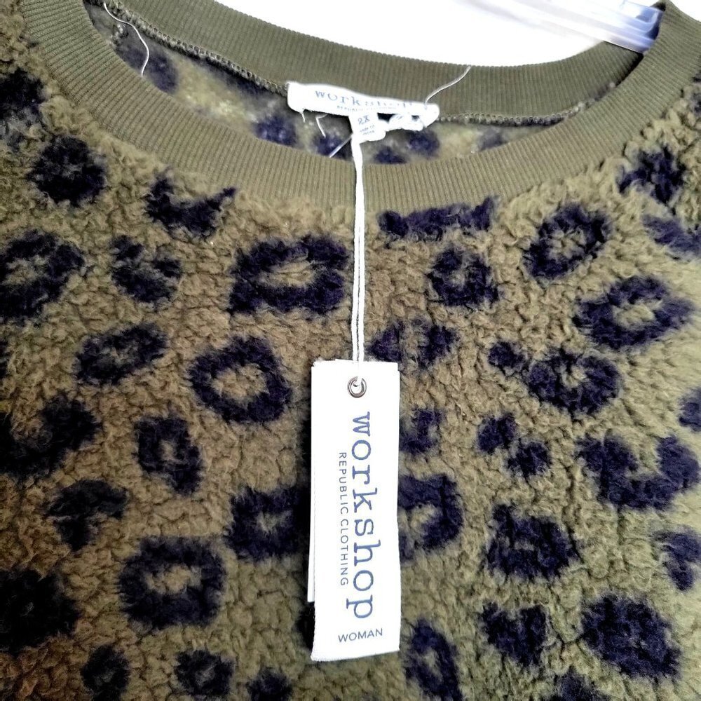 Workshop Republic Clothing Top Leopard Green Sherpa Sweatshirt Women SIze 2X - Picture 6 of 13